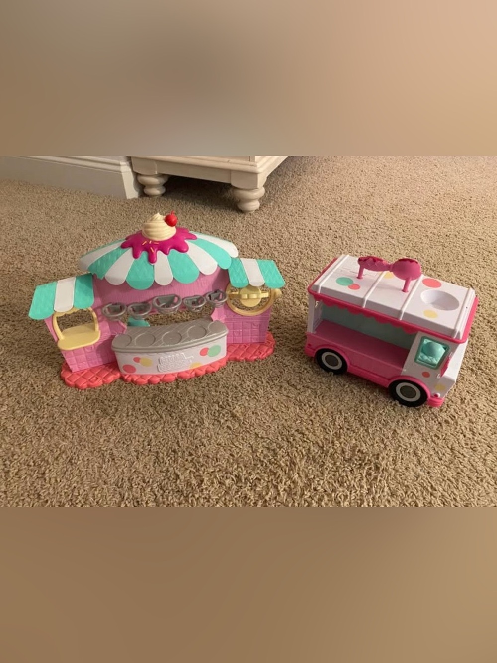 Num Noms Ice Cream Stand & Truck